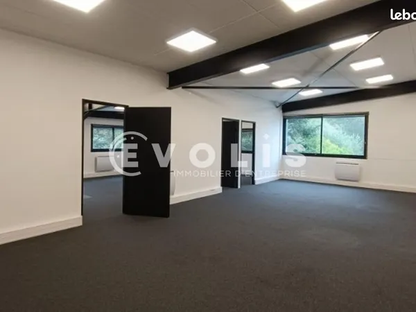 Bureaux 109 m²