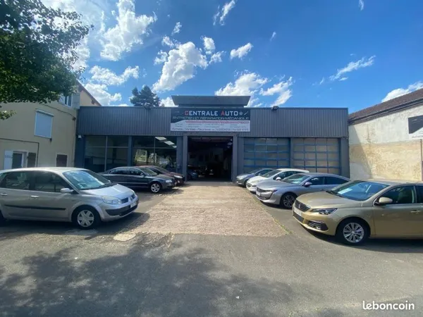 Local commercial 1098 m² Mâcon