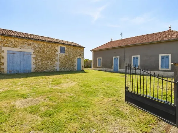 Entre Saint-Émilion et les rives de la Dordogne - Ensemble en pierre, potentiel 250 m2