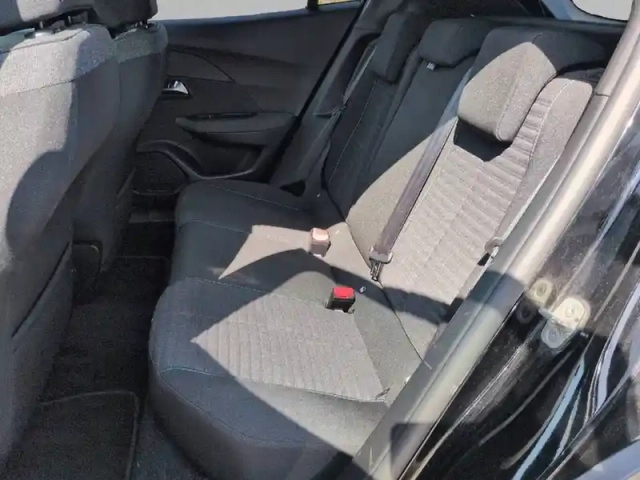 Peugeot 2008 electrique 136 ch — photo 12