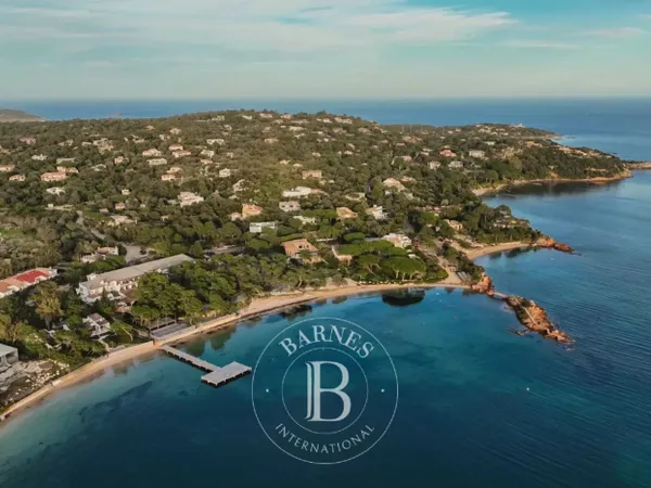 Porto Vecchio, Domaine de Cala Rossa, villa 3 chambres, pied dan