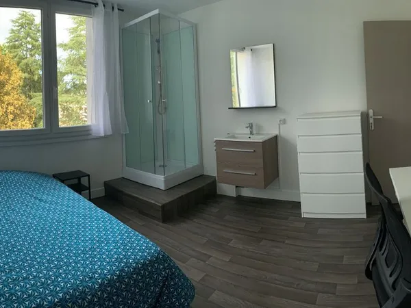 Chambre en colocation avec douche privative | Proche Genève