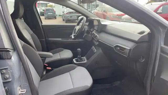 Dacia Jogger eco-g 100 7 places gsr2 — photo 17
