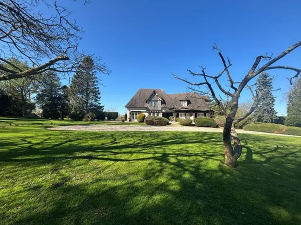 Maison individuelle 9 pièces 245 m²