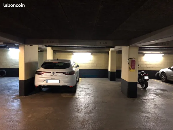 Parking - 8 rue du Commandant Schloesing