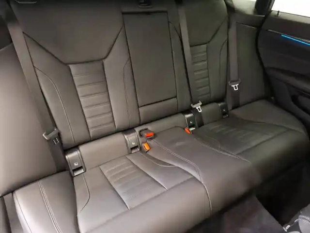 Bmw I4 edrive40 — photo 14