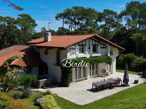 Hossegor Canal: Emplacement d'exception au Bord du Lac pour cette villa de caractère