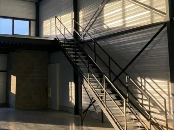 Local d'activité 116 m²