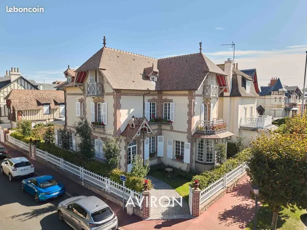 Villa 11 pièces 307 m²
