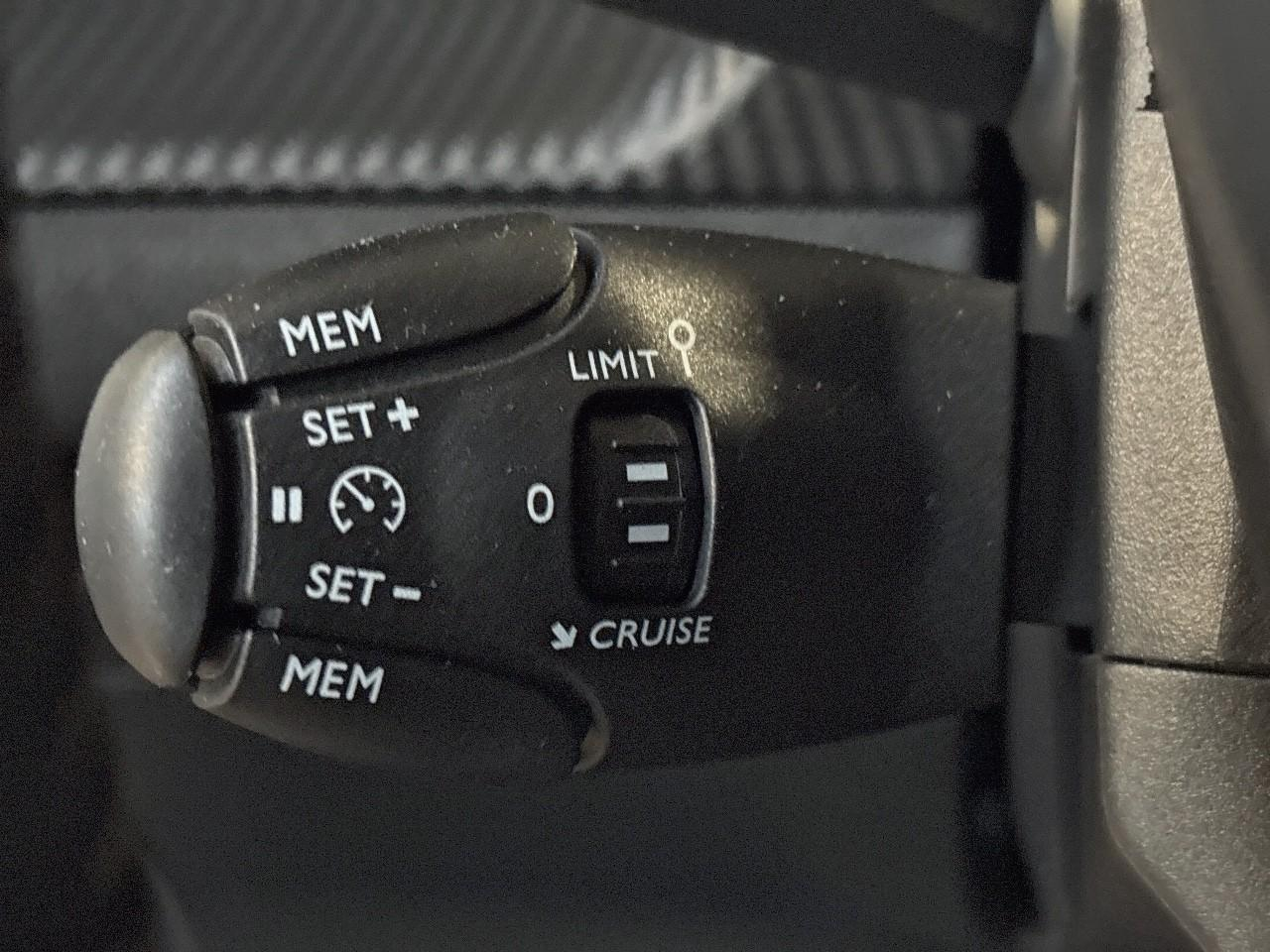 Peugeot 208 puretech 75 s&s bvm5 style — photo 24