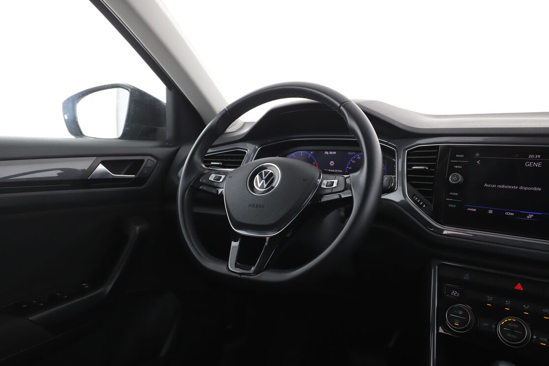 Volkswagen T-Roc 1.5 TSI EVO DSG7 — photo 12