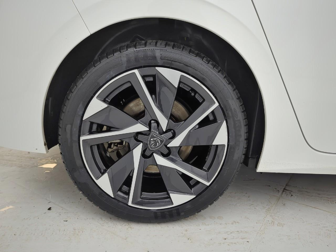Peugeot 308 phev 180 e-eat8 allure pack — photo 30