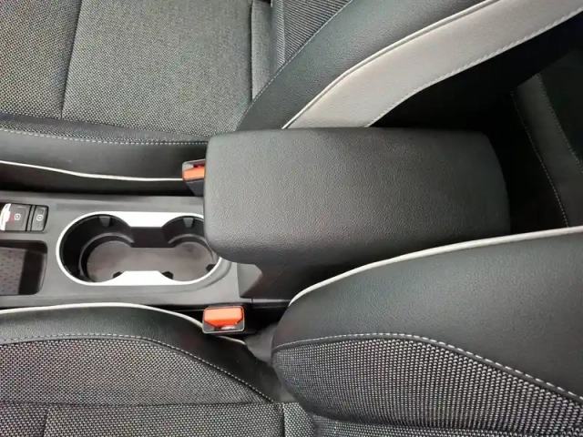 Renault Captur tce 140 edc - 21 — photo 23