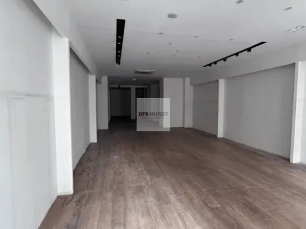 Boutique 2 pièces 401 m²