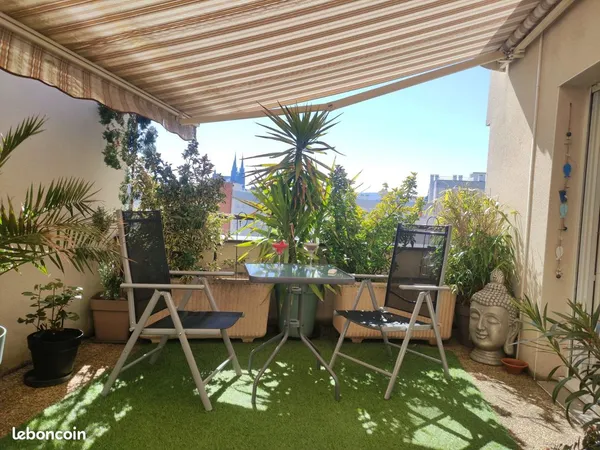 Appartement lumineux avec terrasse - 70 m2 - dernier étage - quartier Montjuzet