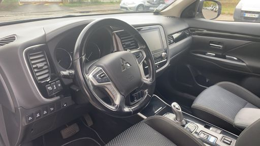 Mitsubishi Outlander 2.4 MIVEC 208 Hybrid  4WD BVA6 - Buisness – 2020 – 90175 km – Hybride rechargeable – Boîte Automatique — photo 18