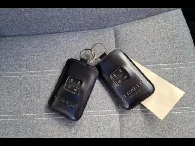 Renault Megane e-tech electric ev60 130ch evolution er super charge — photo 9