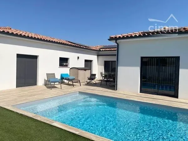 Maison de trois ans, 4 pièces avec piscine et une finition à couper le souffle