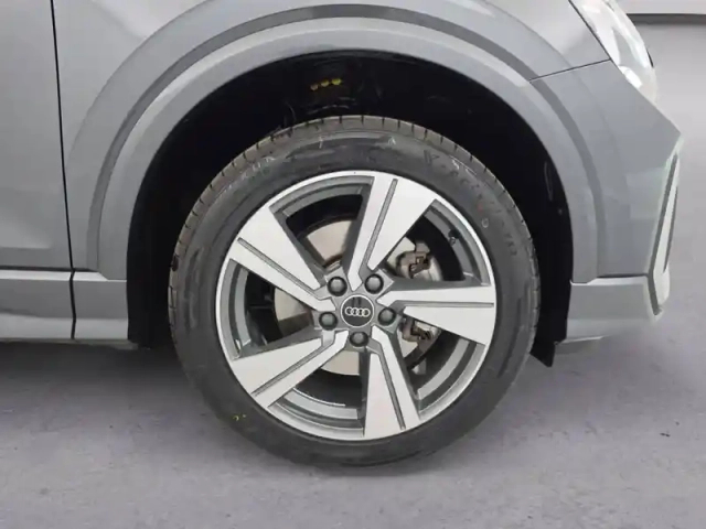 Audi Q2 35 tdi 150 s tronic 7 — photo 28