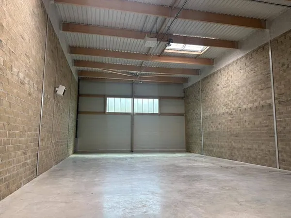 Local d'activité 4255 m²
