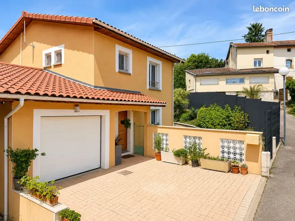 Maison Familiale clé en main - 3 chambres - Jardin