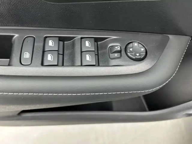Peugeot 208 hybrid 110 e-dcs6 — photo 53