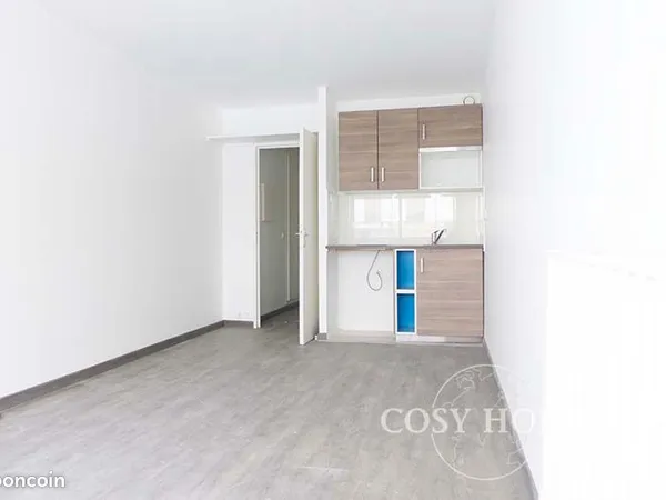 Studio 1 pièce 25 m²