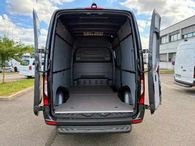 Mercedes Sprinter 317 cdi 37s 12m3 bva 170ch pro — photo 9
