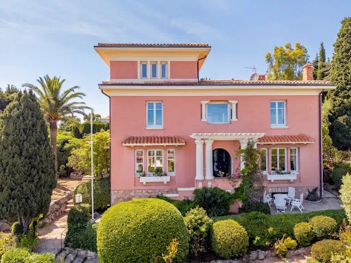 Villa 6 pièces 240 m²