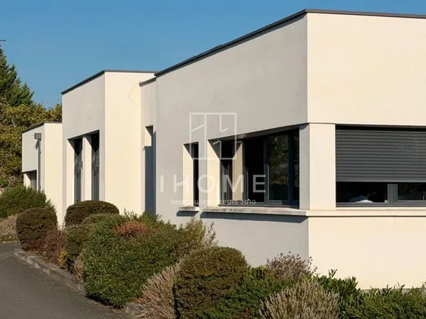 Bureaux 150 m² LES PONTS DE CE