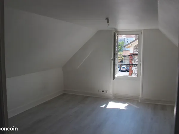 Appartement F2 à 2 mn à pied de la gare de Melun