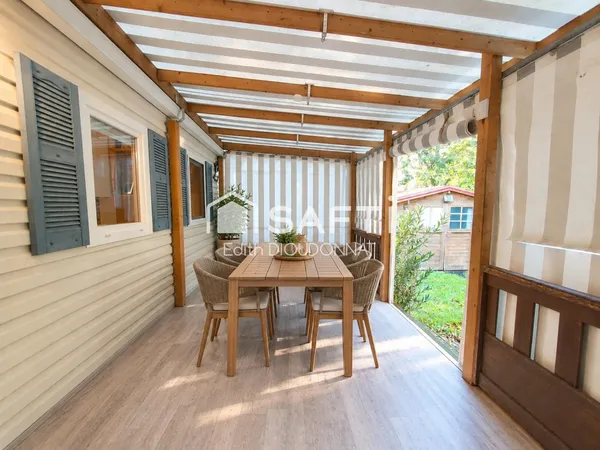 CHARMANT MOBIL-HOME AVEC TERRASSE ET CHALET