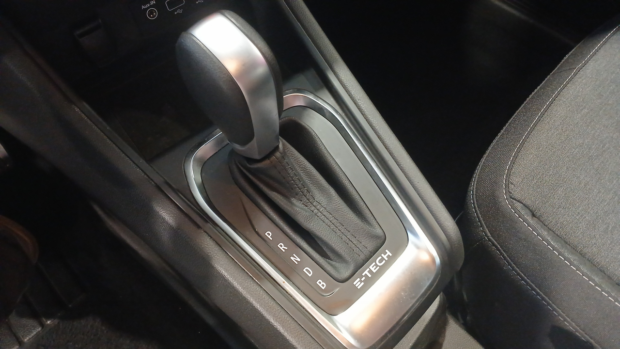 Renault Captur E-Tech full hybrid 145 — photo 19