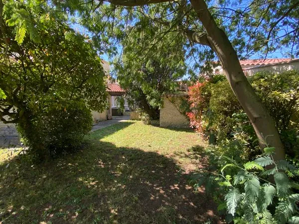 Maison 10 pièces 285 m²