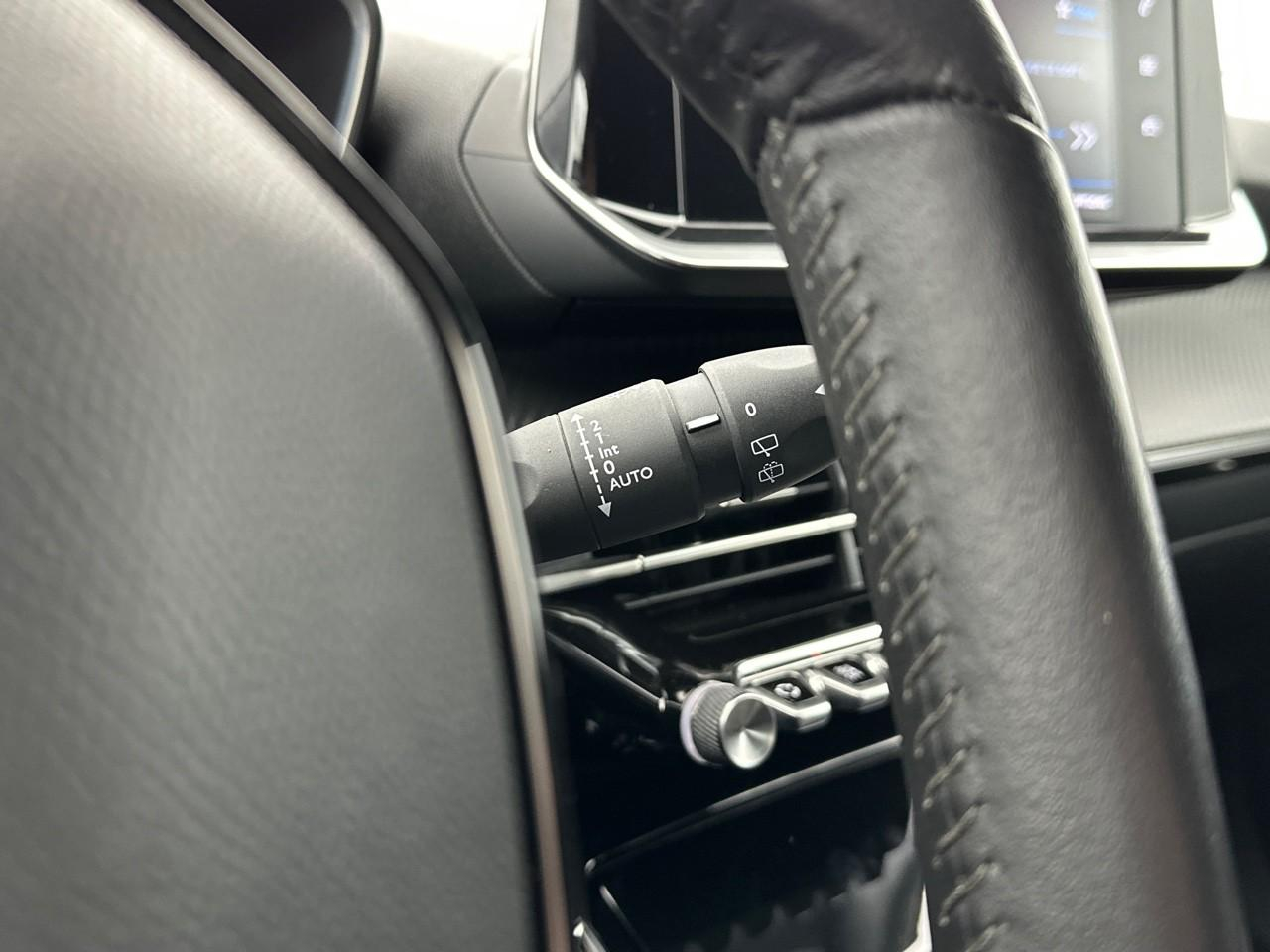 Peugeot 2008 puretech 100 s&s bvm6 allure — photo 22