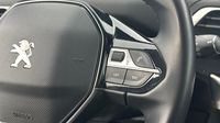 Peugeot 5008 1.2 PureTech 130ch S&S Allure Pack — photo 18