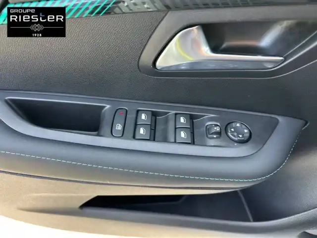 Peugeot 208 puretech 100 s&amp;s eat8 — photo 15