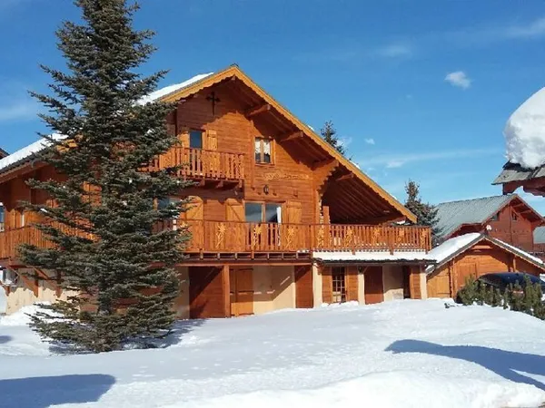 CHALET 200 m² AVEC 2 APPARTEMENTS INDÉPENDANTS LA TOUSSUIRE