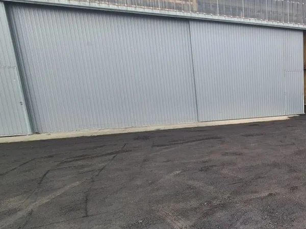 Local d’activité et entrepôt Location Entrelacs  110m² 1350€