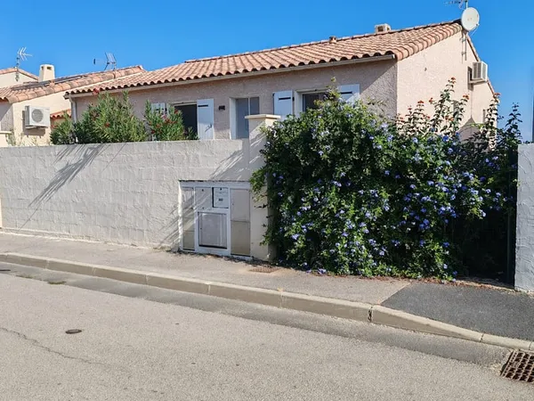 COQUETTE VILLA T3 PP JARDIN TERRASSE
