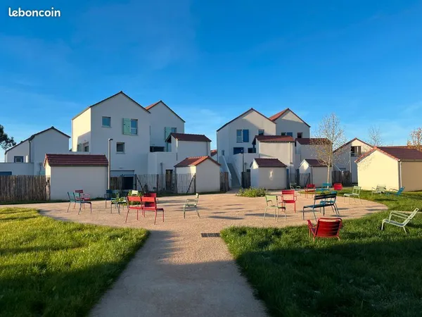Maison - 4 pièces - COEUR DE VILLAGE