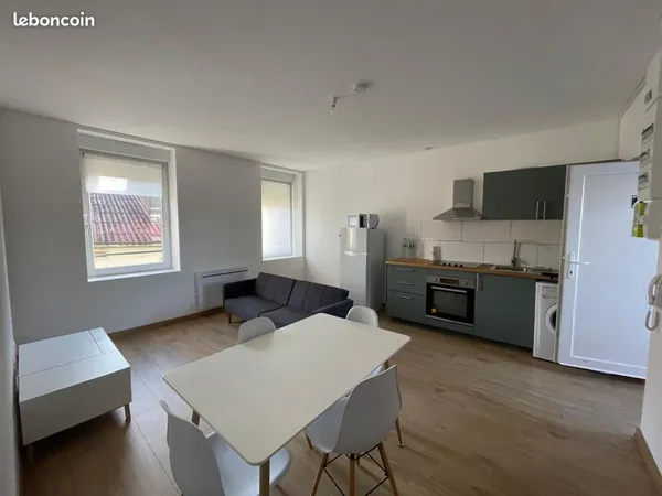 MOYEUVRE - Appartement rénové avec 2 chambres, meublé avec cuisine équipée