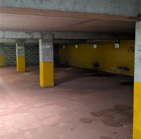 Place de parking sous sol croix luizet