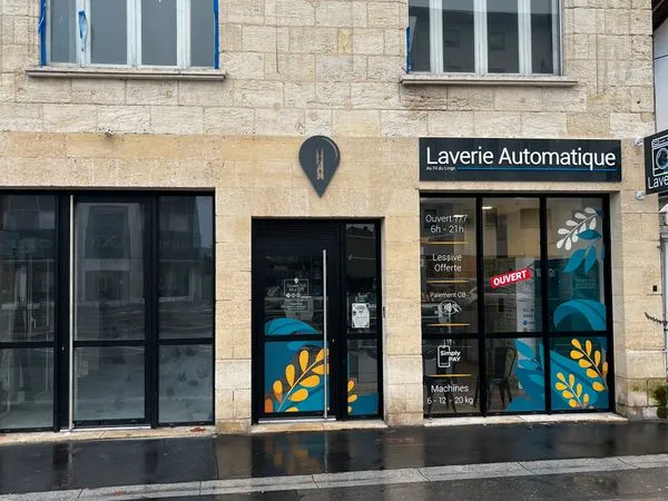 Local commercial 120 m² sur 2 niveaux - Face au tram - Bordeaux Bastide