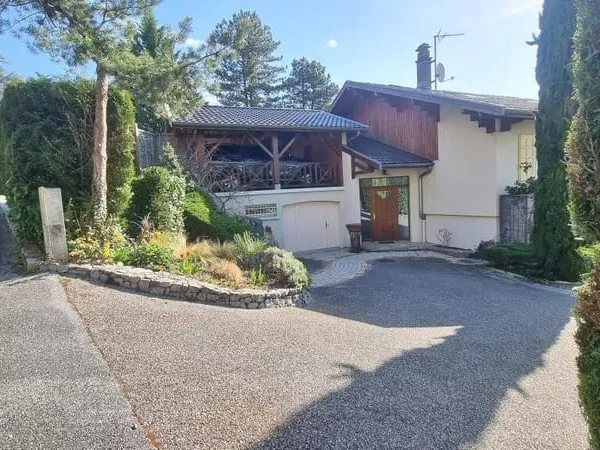 Villa 7 pièces 214 m²