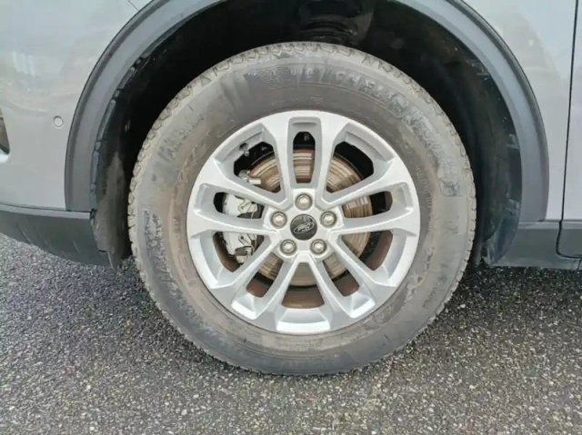 Ford Kuga 2.5 duratec 180ch hybrid flexifuel titanium b — photo 14