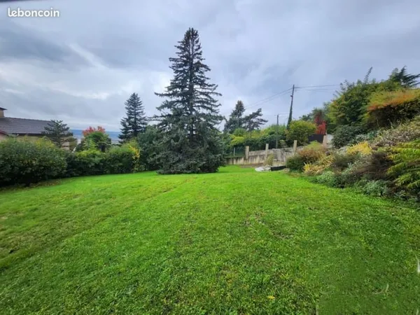 Terrain 668 m²
