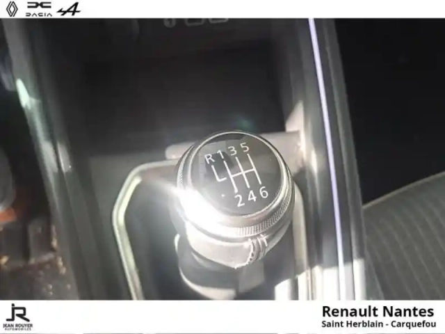 Renault Clio eco-g gpl 100ch techno — photo 11