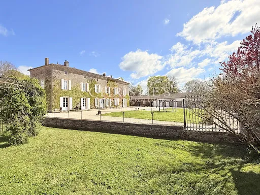 Maison 12 pièces 350 m²