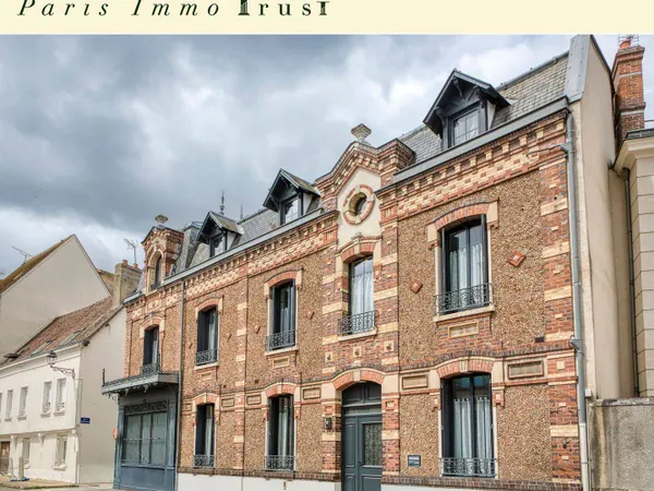 Maison 8 pièces 320 m²